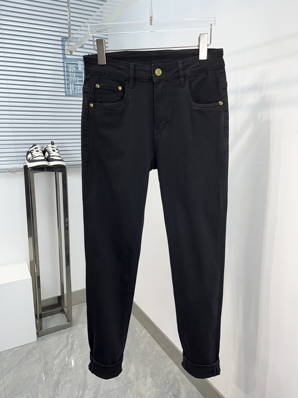 ブランドジーンズ背面デザイン